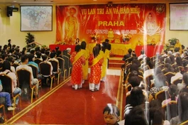 Séc: Phật tử người Việt tại thành phố Praha hướng về mùa Vu lan báo hiếu 2011